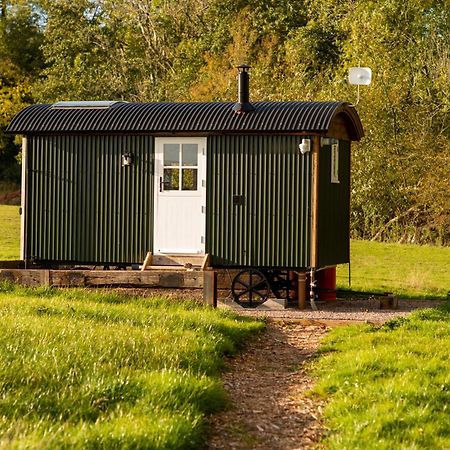 Harrys Hideout - Shepherd'S Huts At Harrys Cottages Pen-y-Clawdd Rum bild